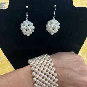 Elegant Pearl Jewelry Set